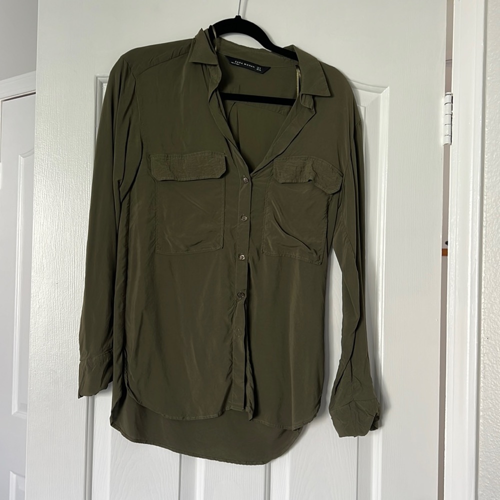 Nice button down from Zara. Size S